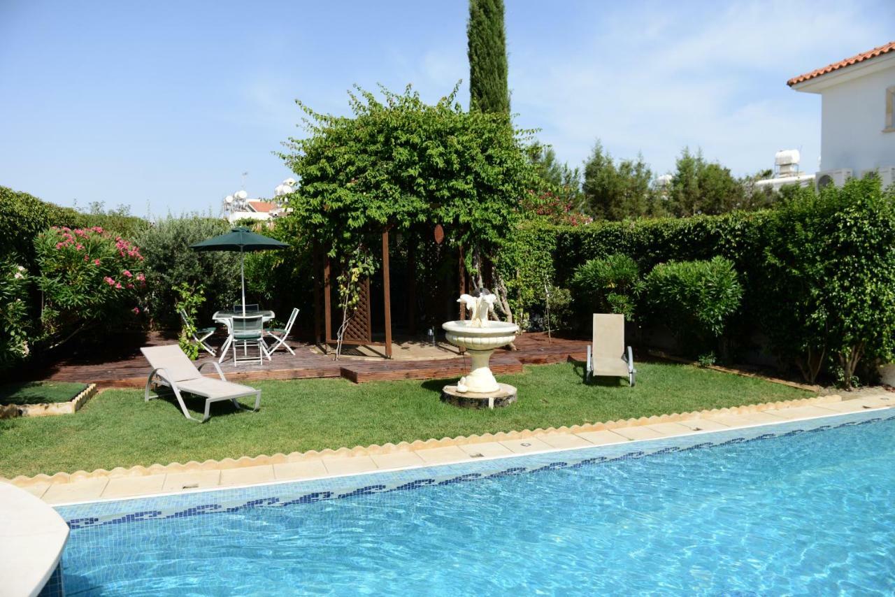 Karythia Villa Pyla Exterior photo