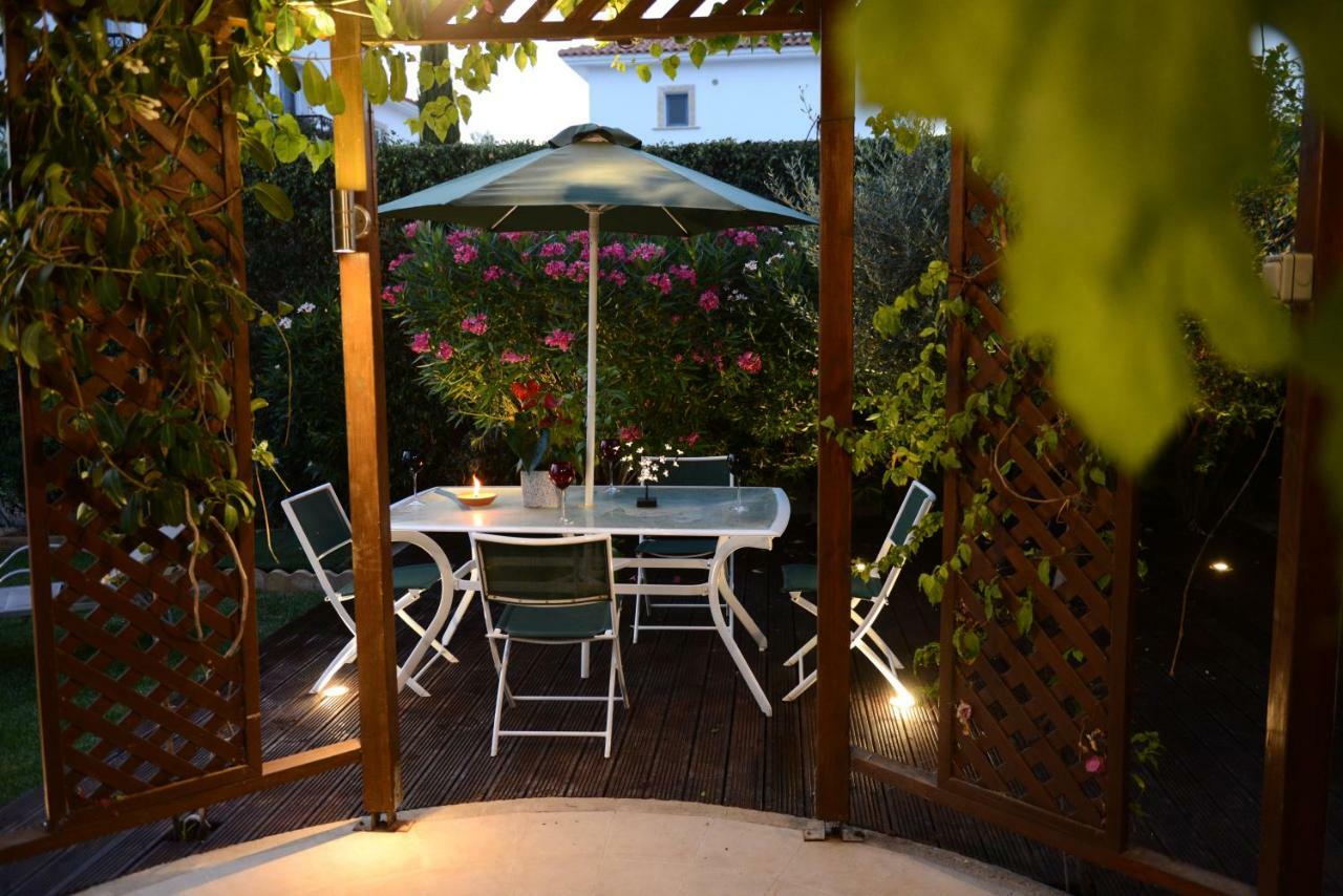 Karythia Villa Pyla Exterior photo